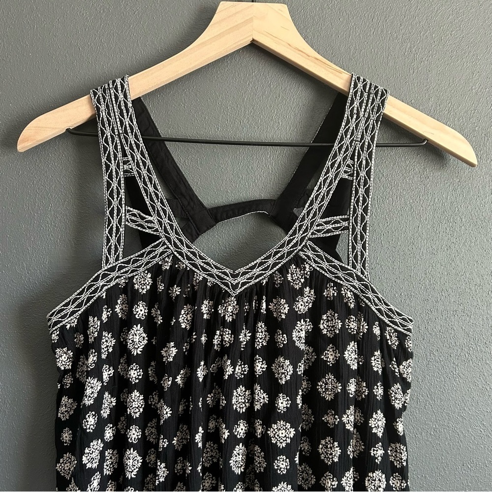 American Eagle Black & White Floral Print Bohemian Tank Top XS - Picture 2 of 8